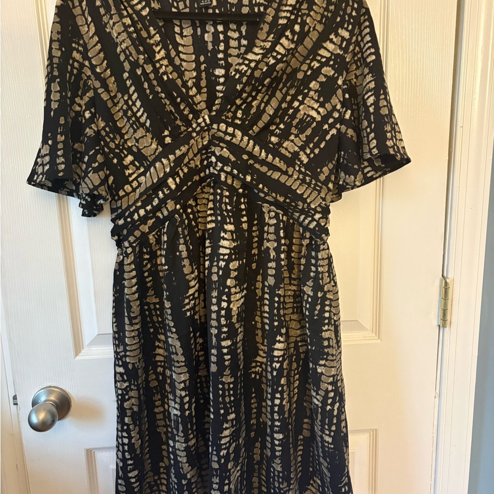 SHEIN Black and Gold Patterned Midi Dress